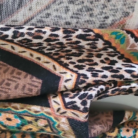 Chico's sweater with robe belt with fringes - Picture 2 of 10